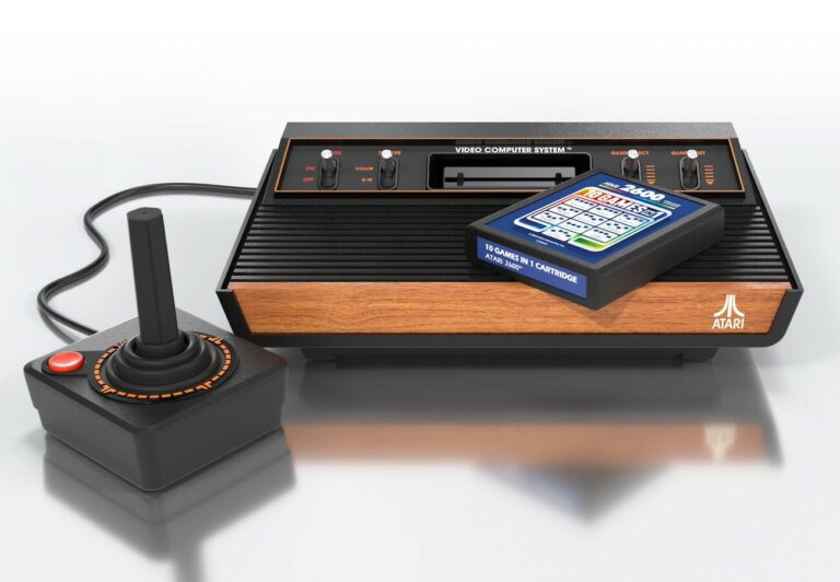 magen de la consola Atari 2600 y su controlador clásico.